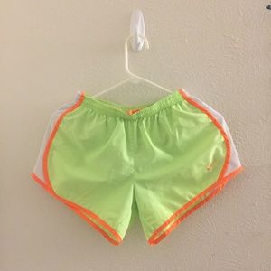 Nike Big Girls' Neon Yellow Tempo Shorts